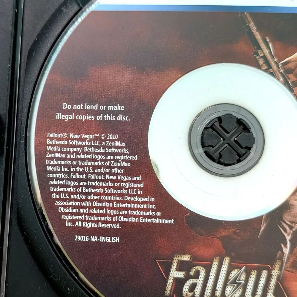Fallout New Vegas PC Video Game 2010 Windows Bethesda Softworks Collectible